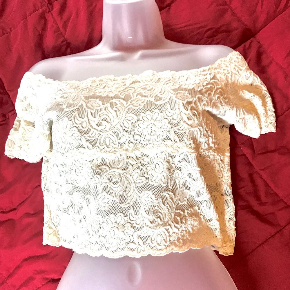 "Hanky Panky" Ivory, cropped, lace top, M